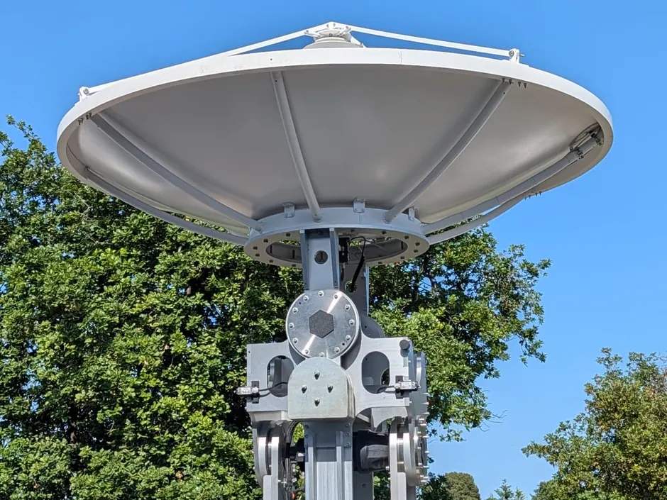 S/X-Band Ground Station antenna for Earth observation and high-throughput downlink